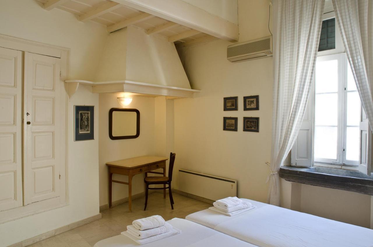 Hotel Omiros Ermoupoli Bagian luar foto
