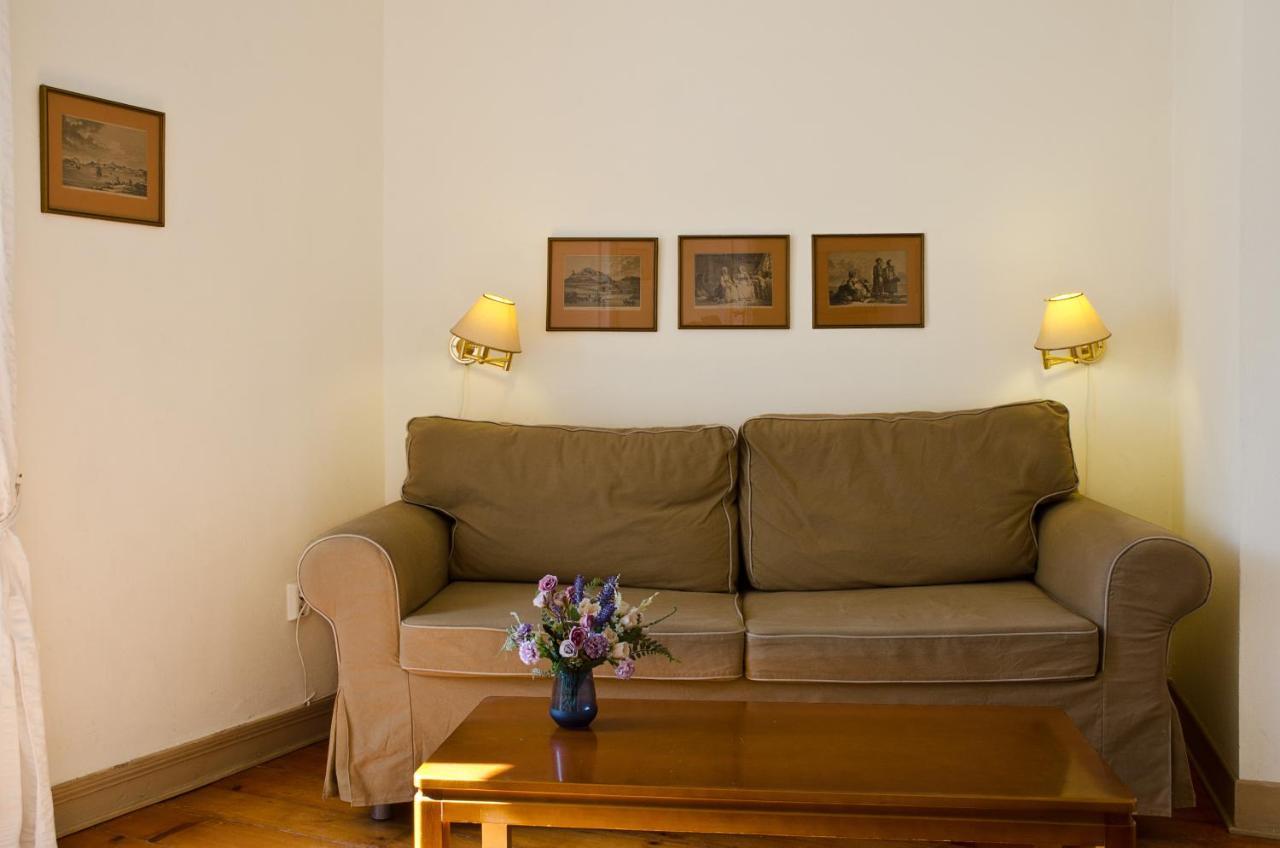 Hotel Omiros Ermoupoli Bagian luar foto