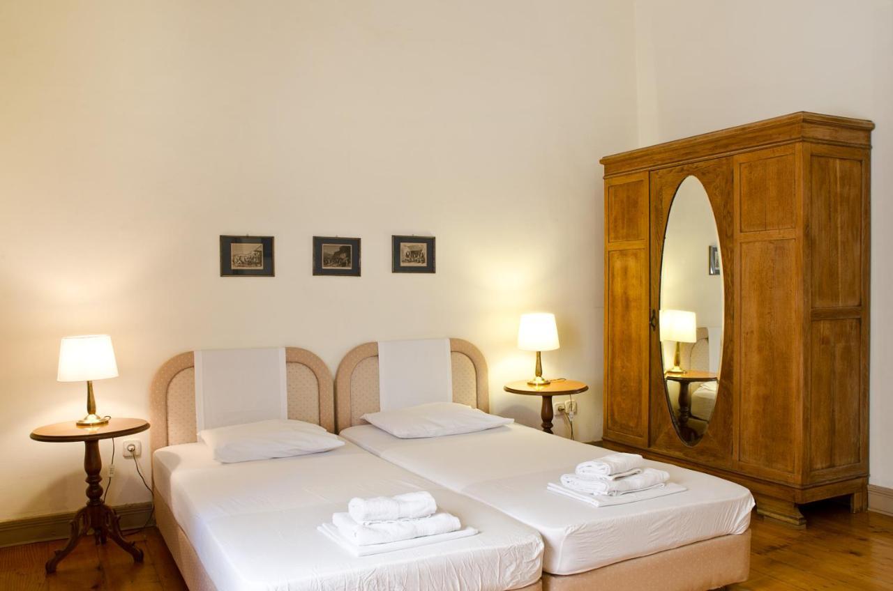 Hotel Omiros Ermoupoli Bagian luar foto