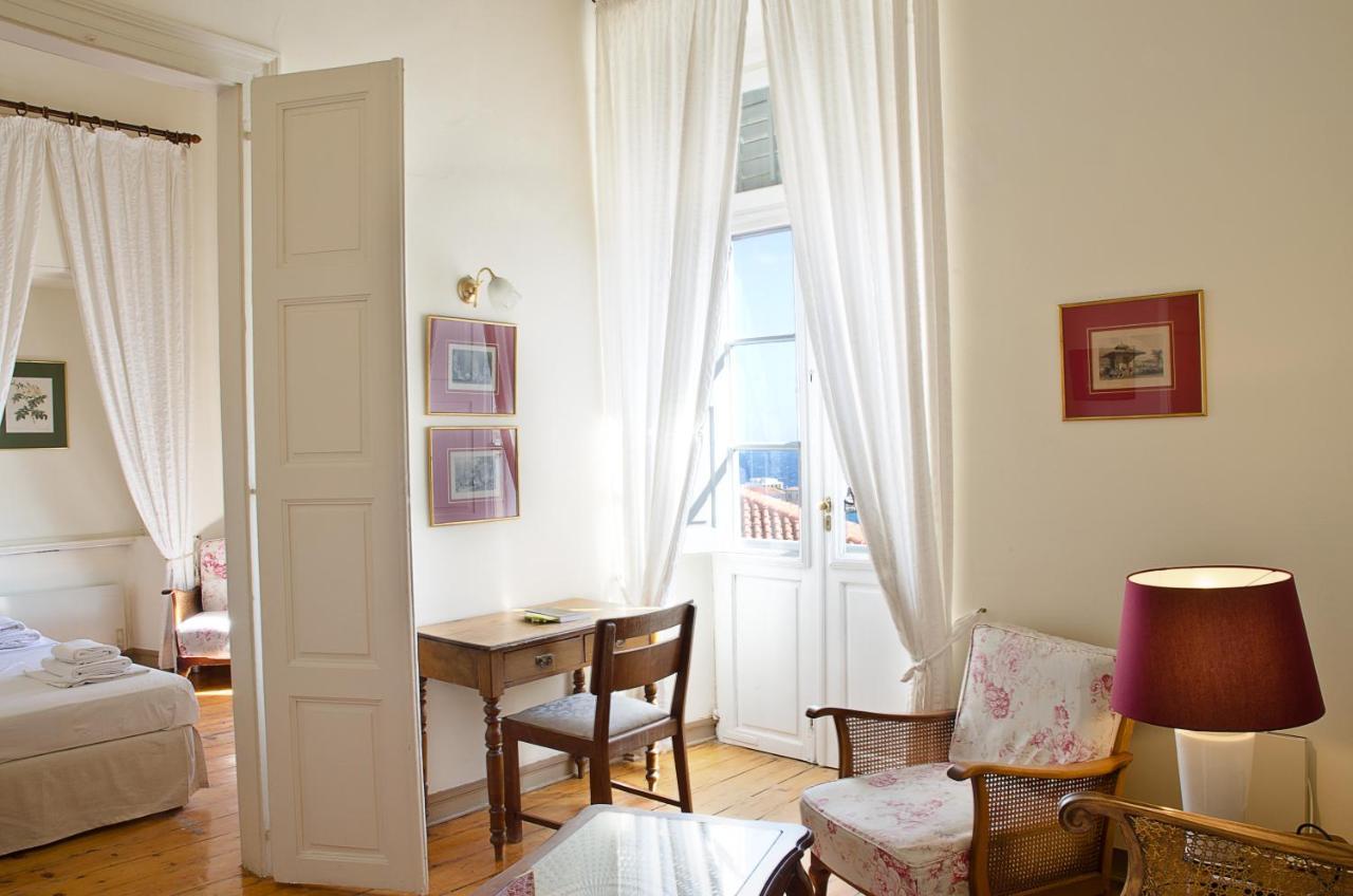 Hotel Omiros Ermoupoli Bagian luar foto