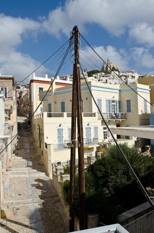 Hotel Omiros Ermoupoli Bagian luar foto