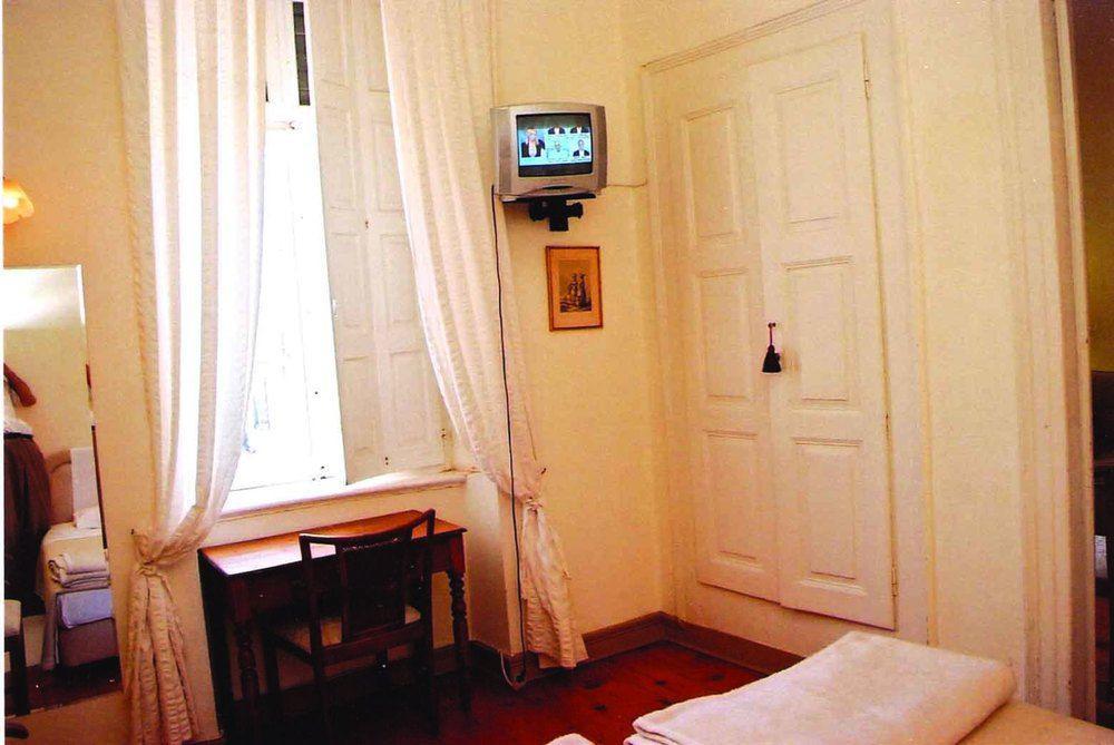 Hotel Omiros Ermoupoli Bagian luar foto