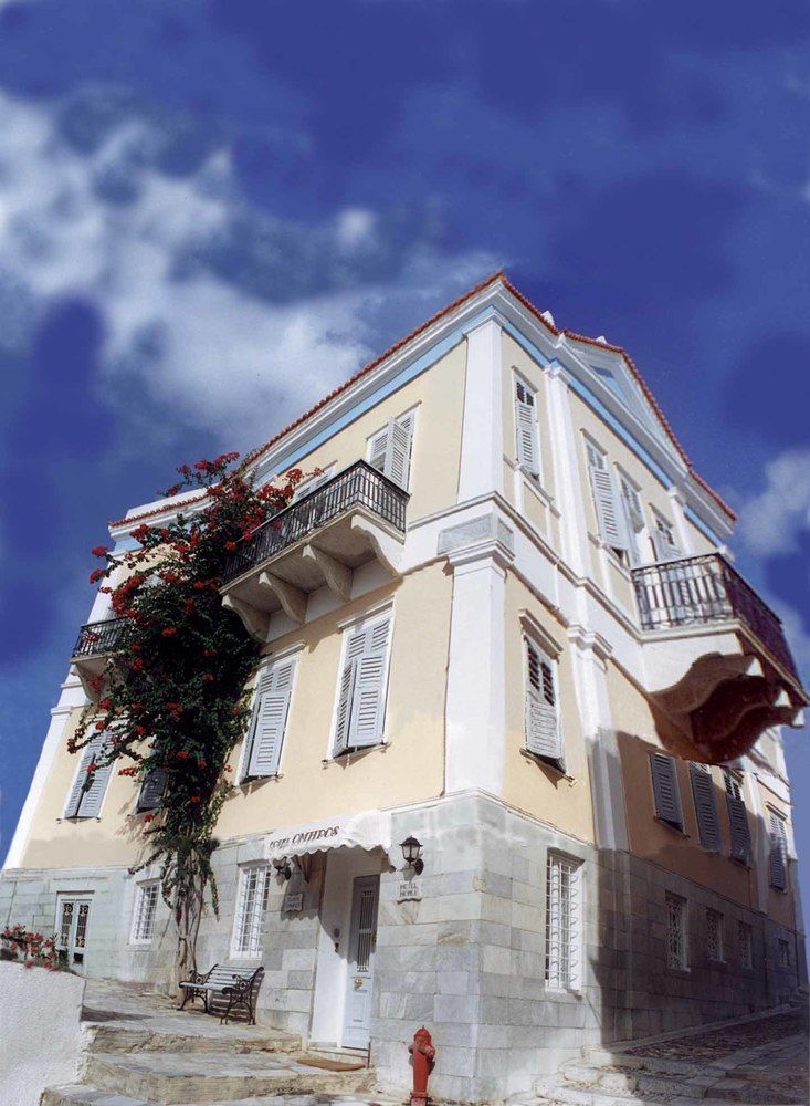 Hotel Omiros Ermoupoli Bagian luar foto