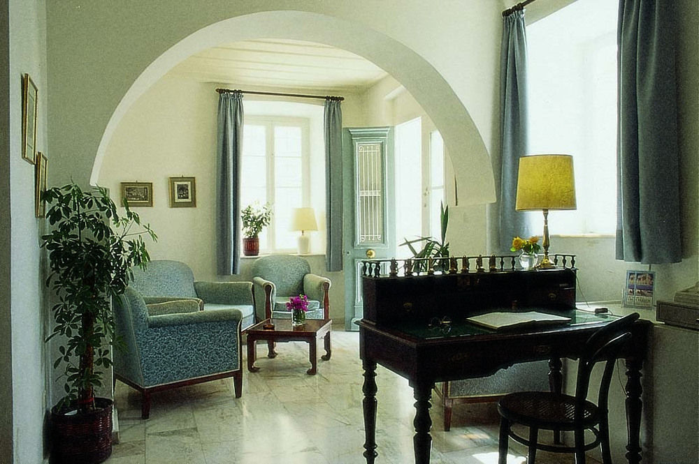 Hotel Omiros Ermoupoli Bagian luar foto