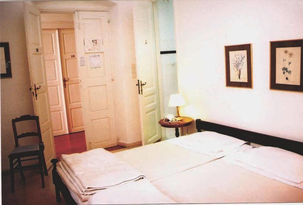 Hotel Omiros Ermoupoli Bagian luar foto
