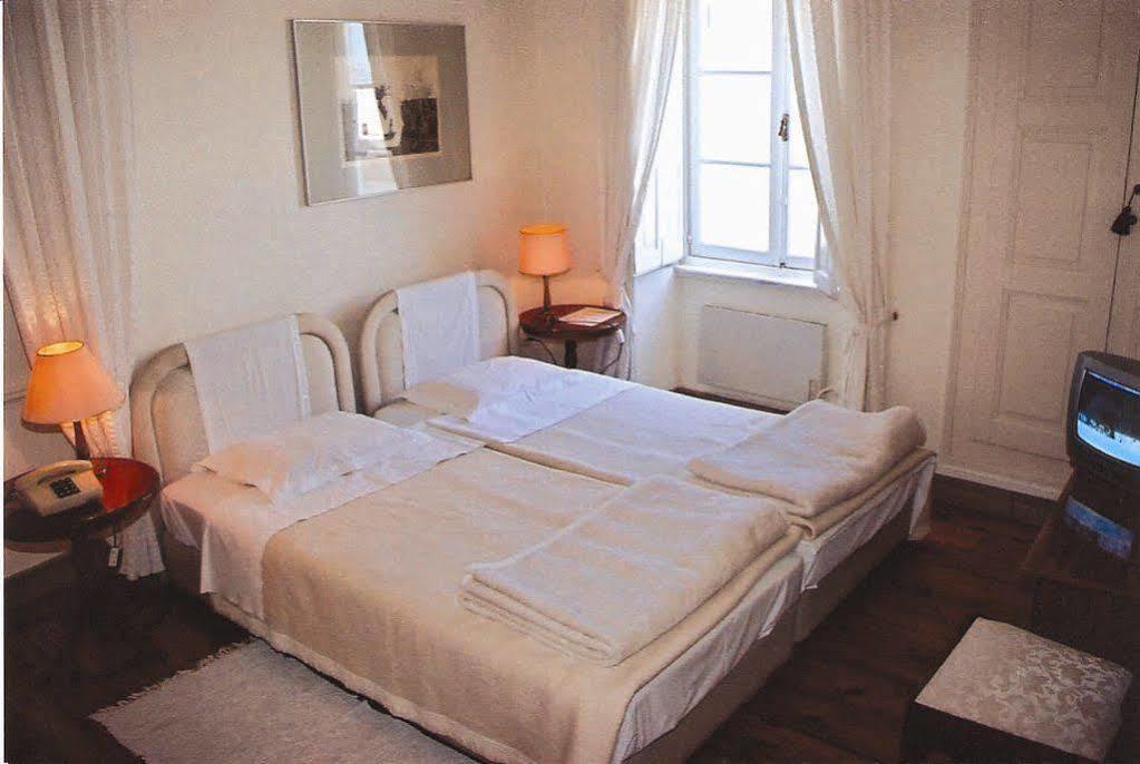 Hotel Omiros Ermoupoli Bagian luar foto