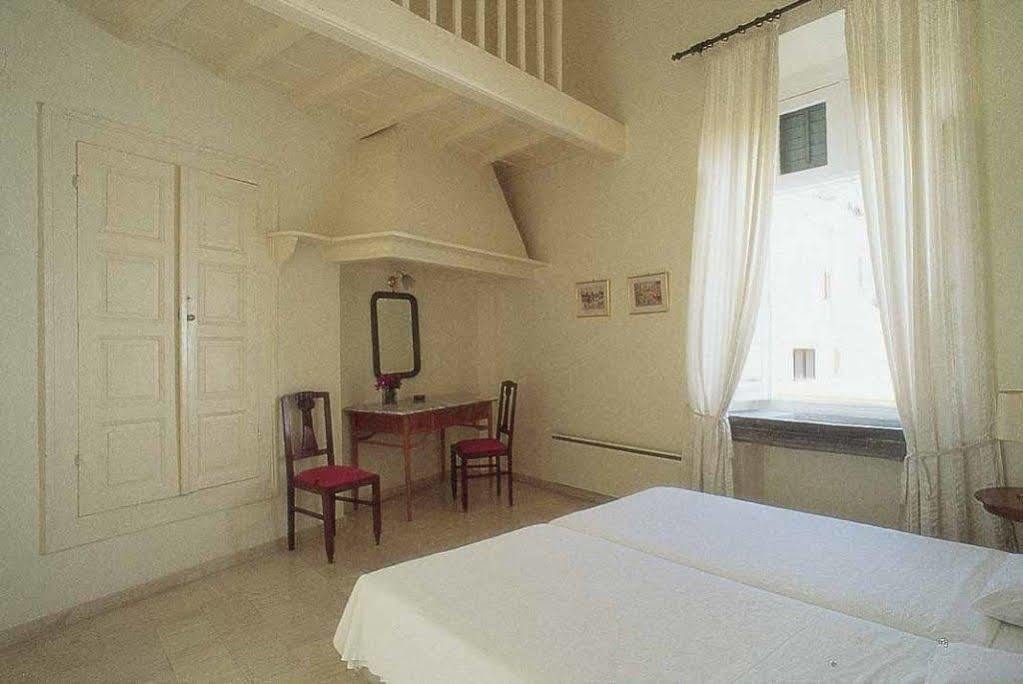 Hotel Omiros Ermoupoli Bagian luar foto